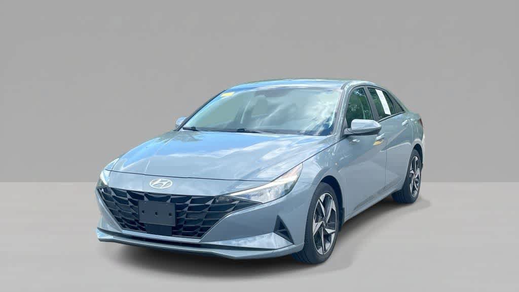 Used 2023 Hyundai Elantra SEL w/ Convenience Package FWD image 4