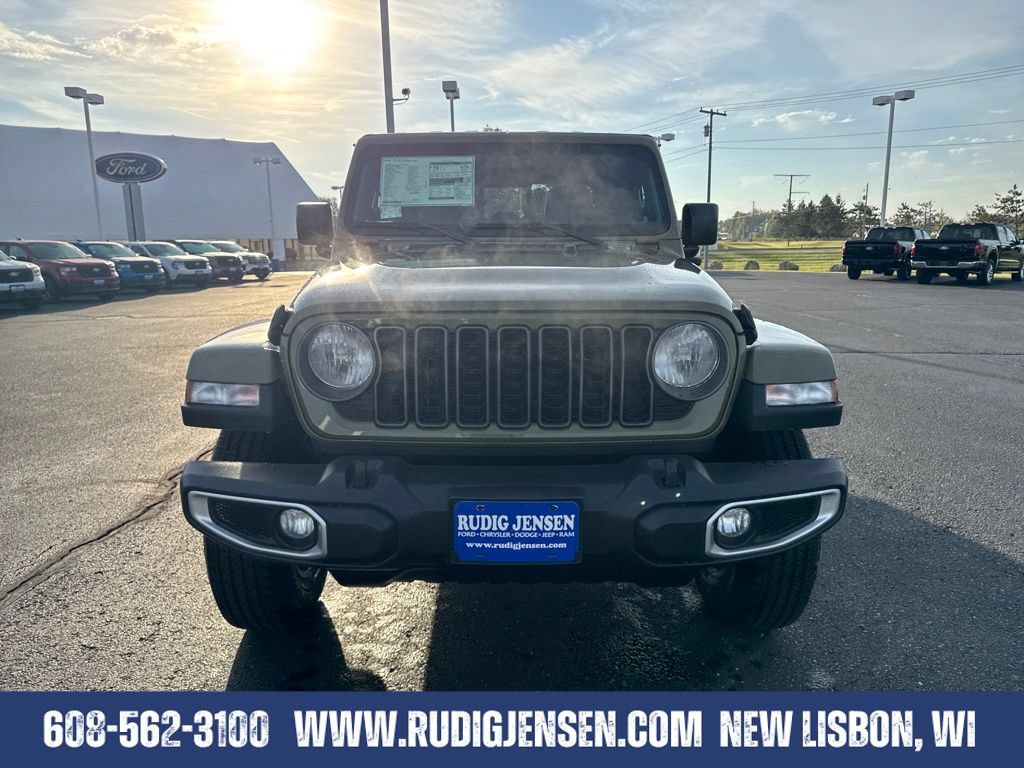 New 2025 Jeep Gladiator Sport w/ Dual Top Group AWD/4WD image 8