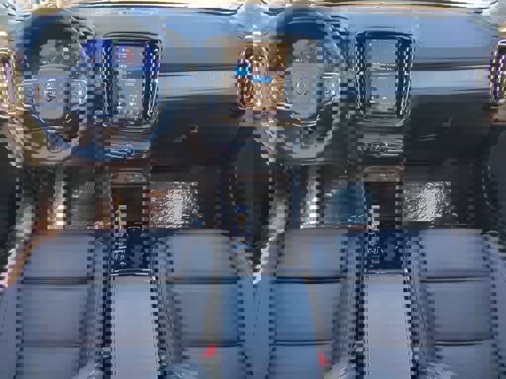 Used 2026 Volvo XC40 B5 Plus w/ Protection Package Premier image 14