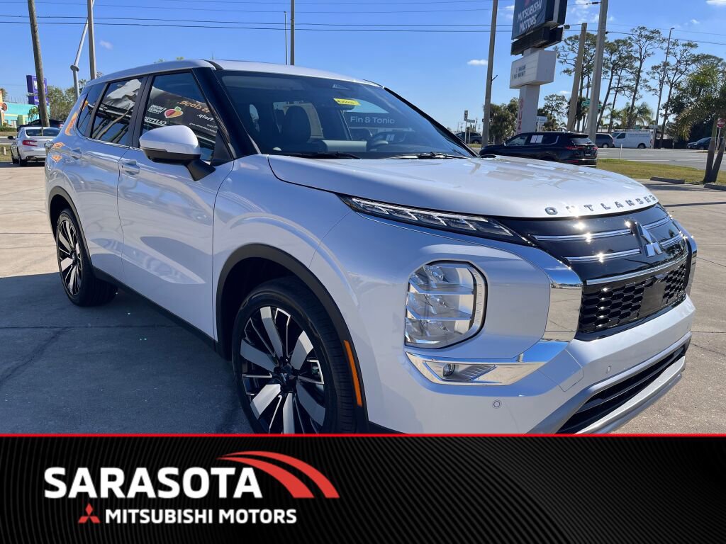 New 2025 Mitsubishi Outlander SE video 1