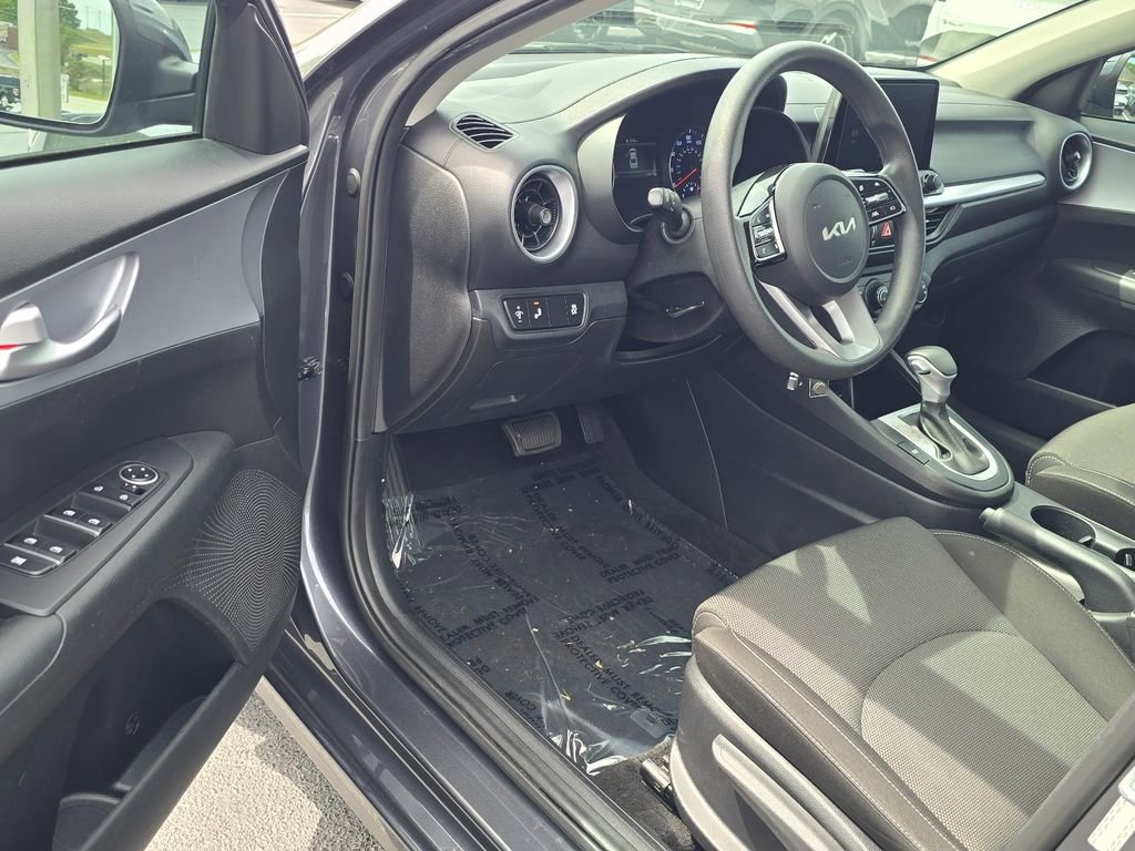 Certified 2023 Kia Forte LXS w/ LXS Technology Package image 9