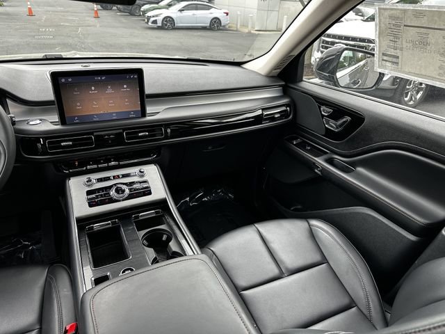Certified 2024 Lincoln Aviator AWD w/ Premium Package image 17