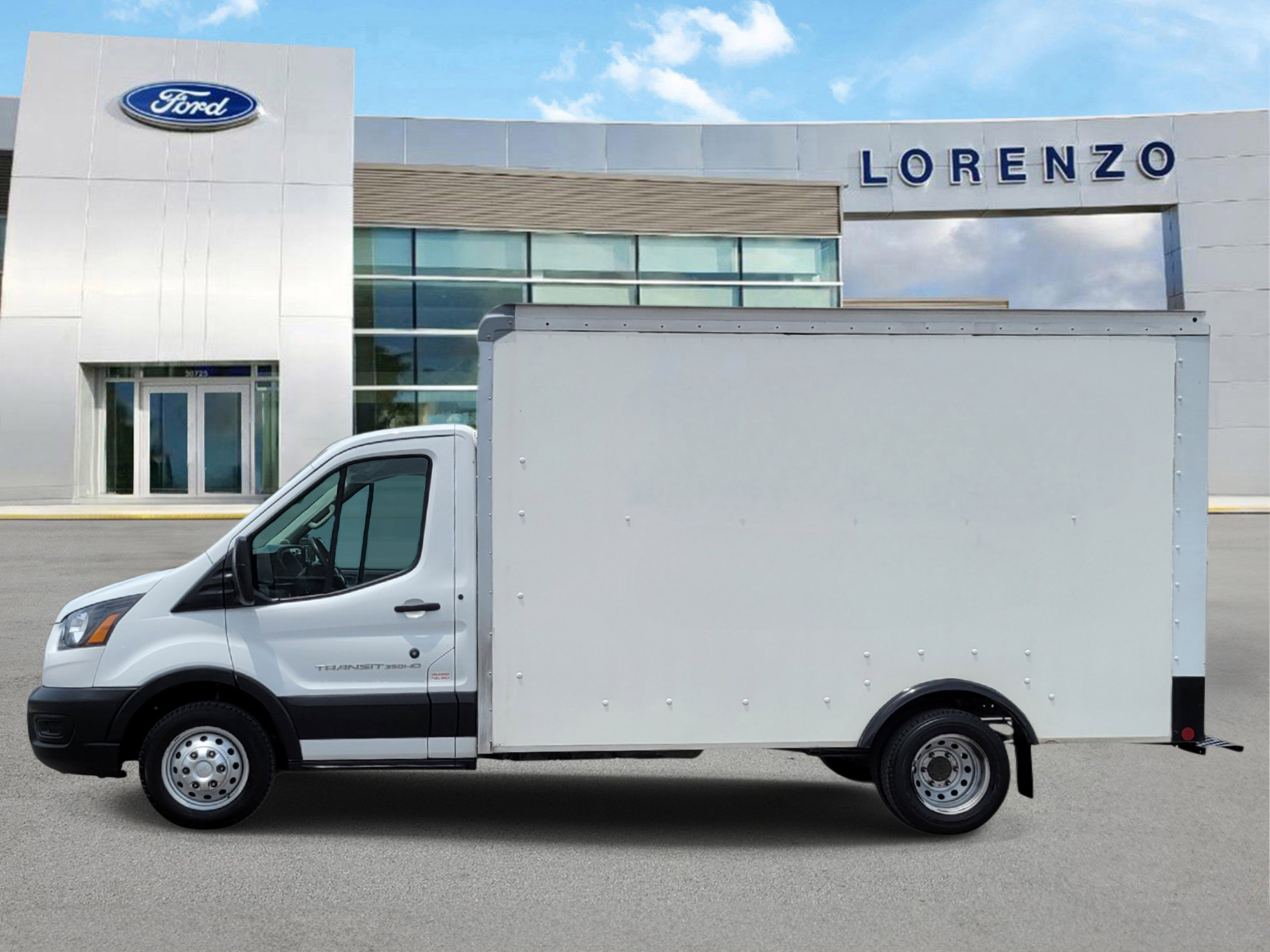 Used 2023 Ford Transit 350 DRW RWD image 8