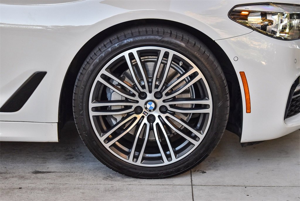 Used 2019 BMW 540i w/ M Sport Package image 10
