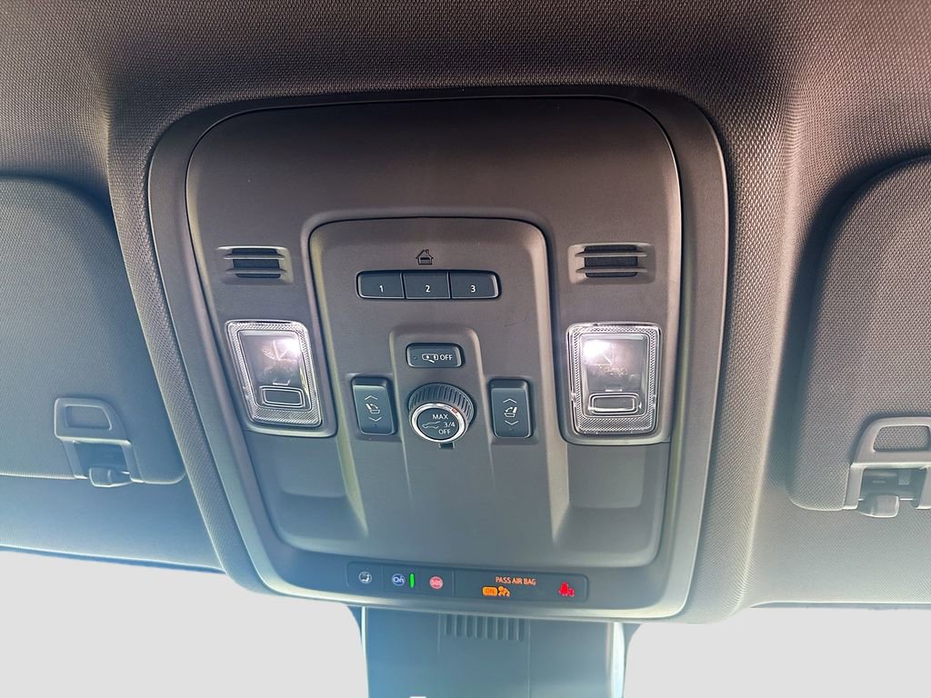 Used 2024 GMC Yukon XL SLT w/ SLT Luxury Package RWD image 37