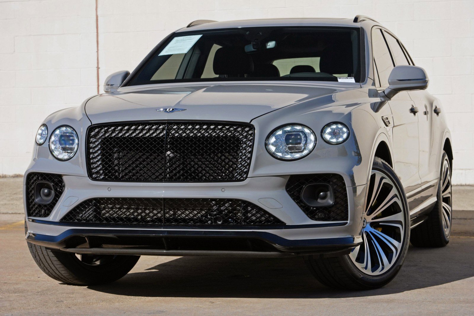 Used 2022 Bentley Bentayga AWD/4WD image 3