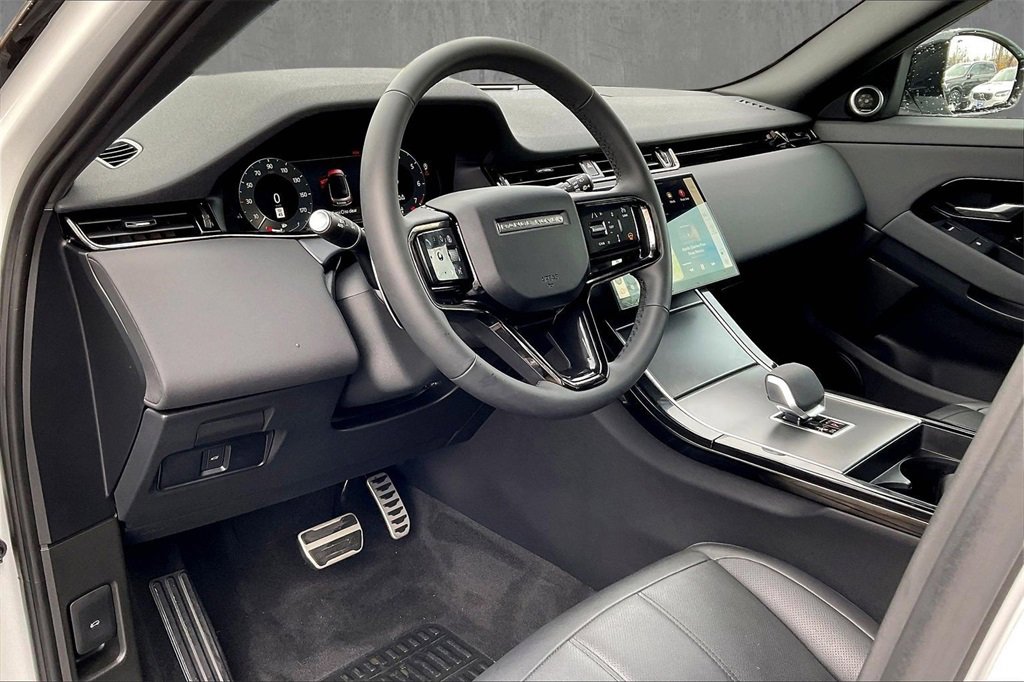 Used 2025 Land Rover Range Rover Evoque Dynamic SE image 17