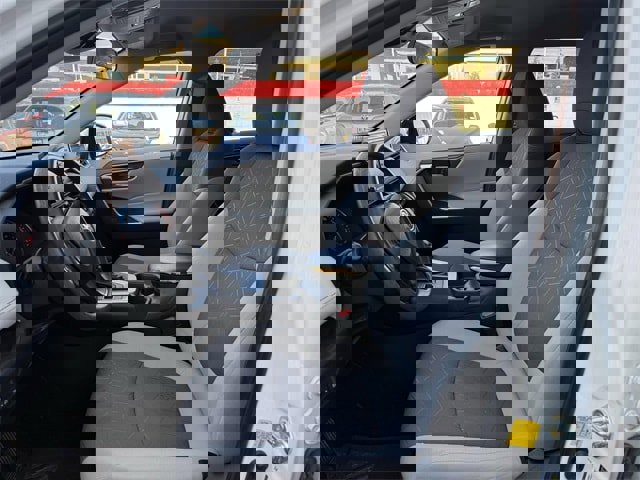 Used 2020 Toyota RAV4 XLE image 24