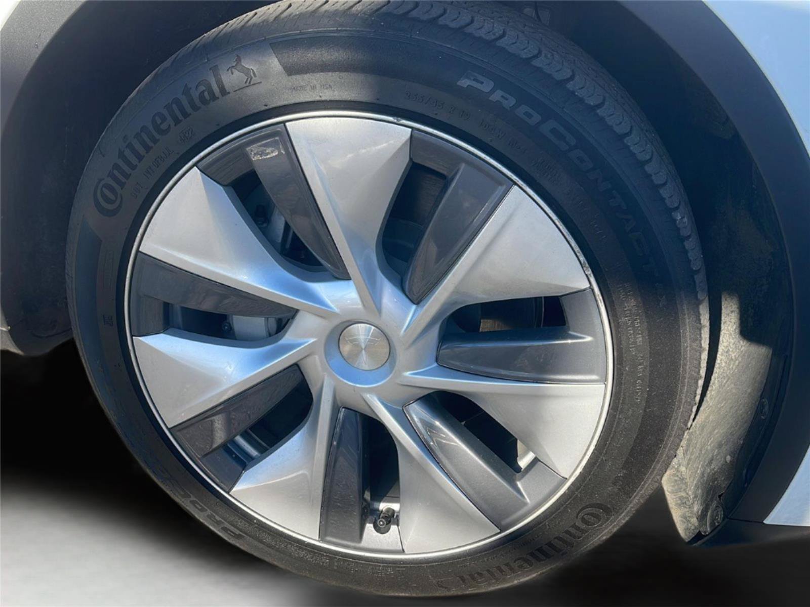 Used 2023 Tesla Model Y Performance AWD/4WD image 30
