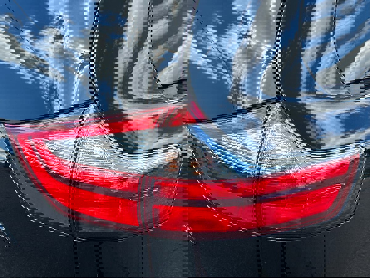 Used 2020 Toyota Sienna LE image 28