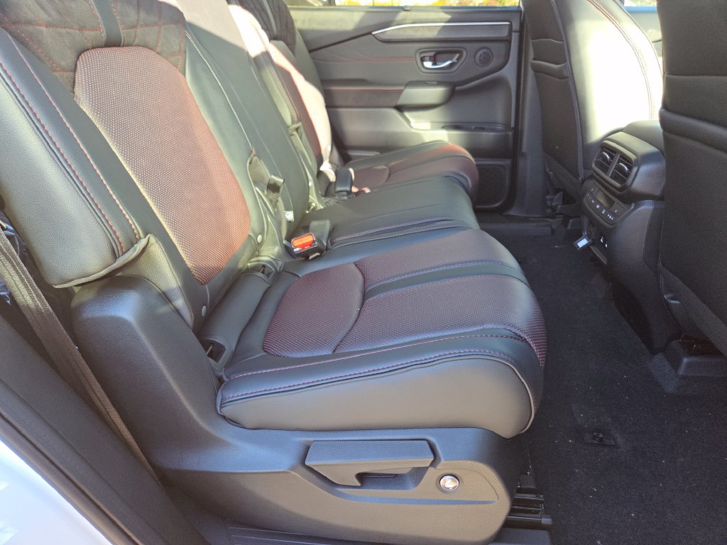 New 2026 Honda Pilot Black Edition image 31
