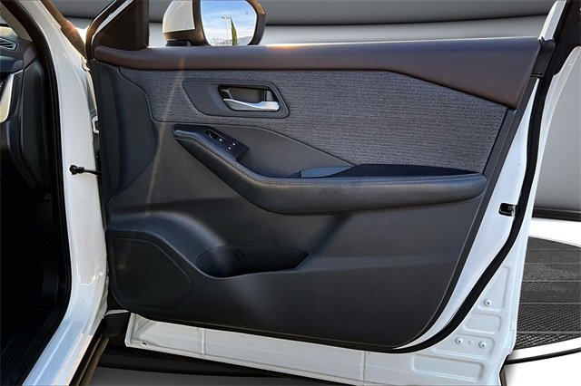 Certified 2023 Nissan Rogue SV image 27