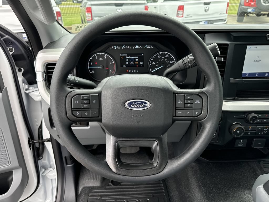 New 2025 Ford F250 XL w/ 360-Degree Camera Package RWD image 18