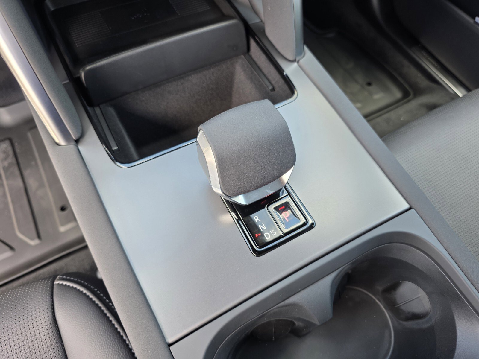 New 2026 Land Rover Discovery Sport Landmark image 16