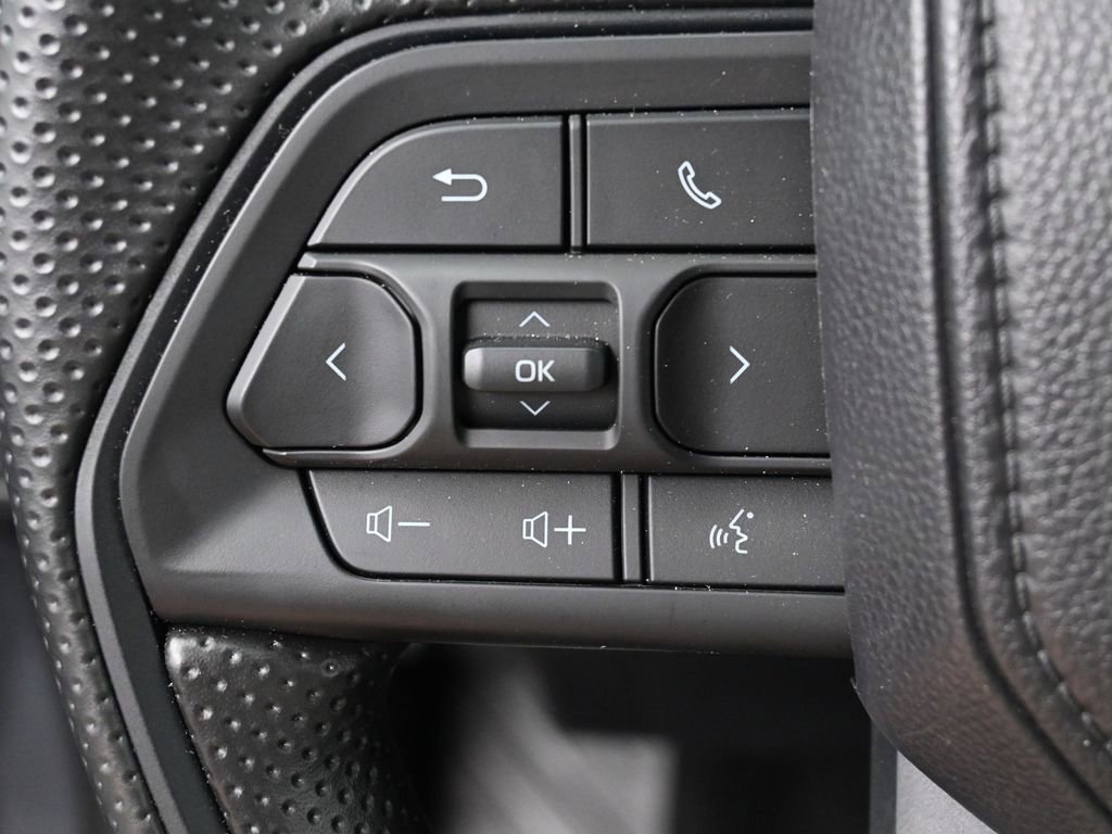Certified 2025 Toyota Tacoma SR5 AWD/4WD image 20