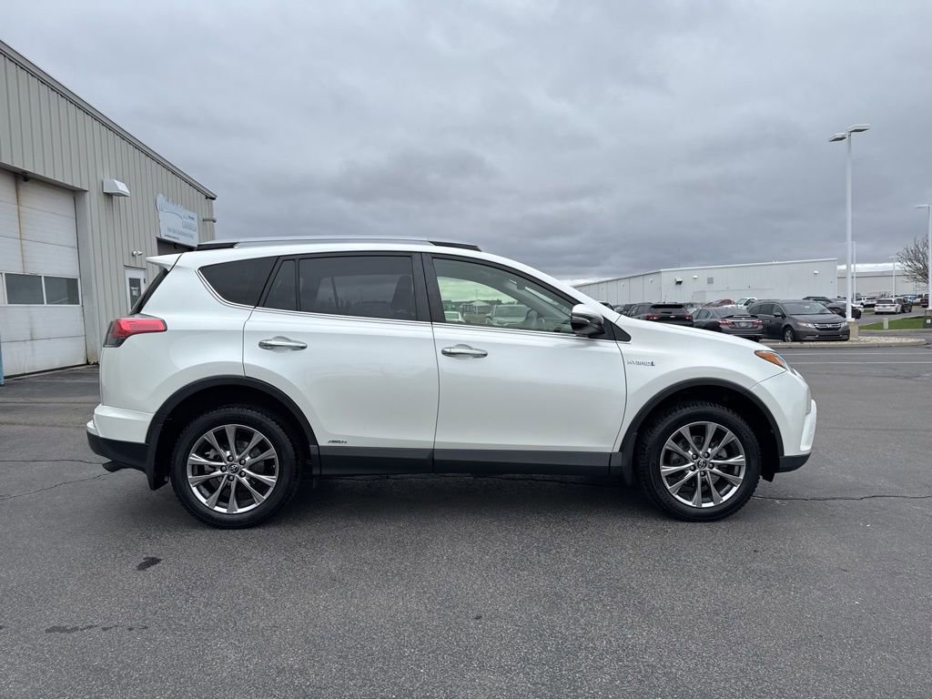 Used 2018 Toyota RAV4 Limited image 8