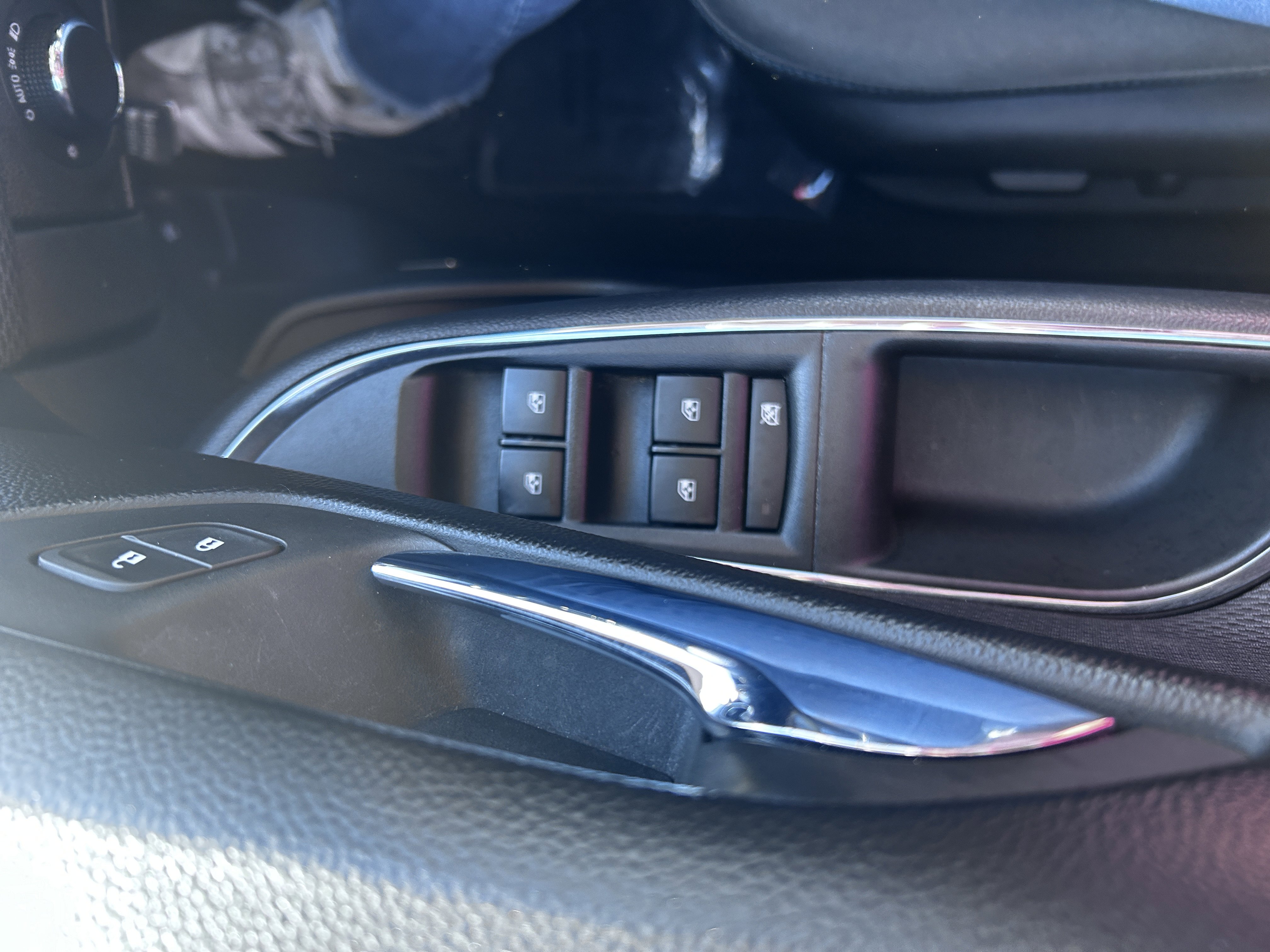 Used 2017 Chevrolet Cruze LT w/ Sun And Sound Package image 15