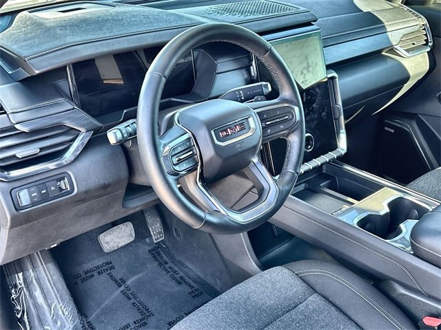 Used 2025 GMC Acadia Elevation image 10