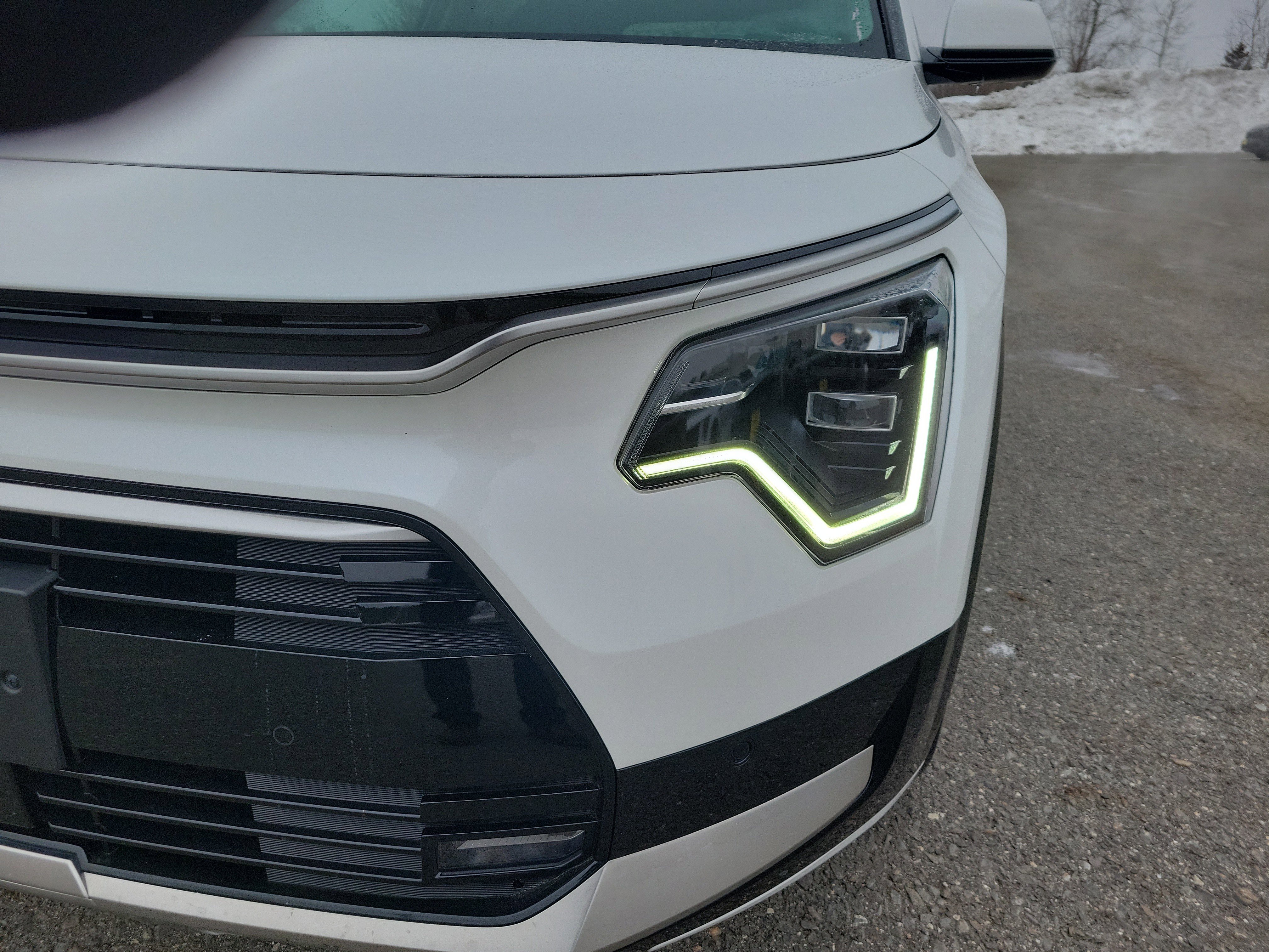 Used 2023 Kia Niro SX Touring image 9