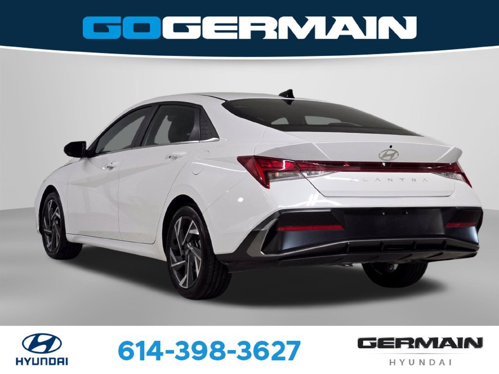 Used 2025 Hyundai Elantra SEL FWD image 10
