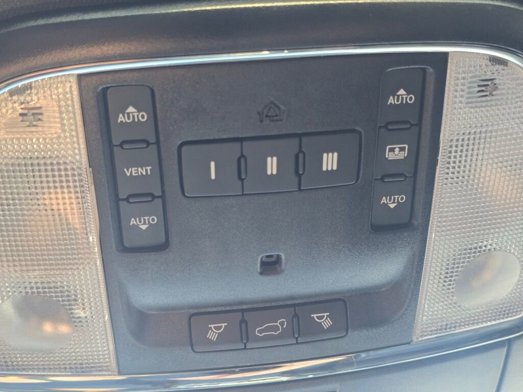 Used 2020 Jeep Grand Cherokee Overland image 46