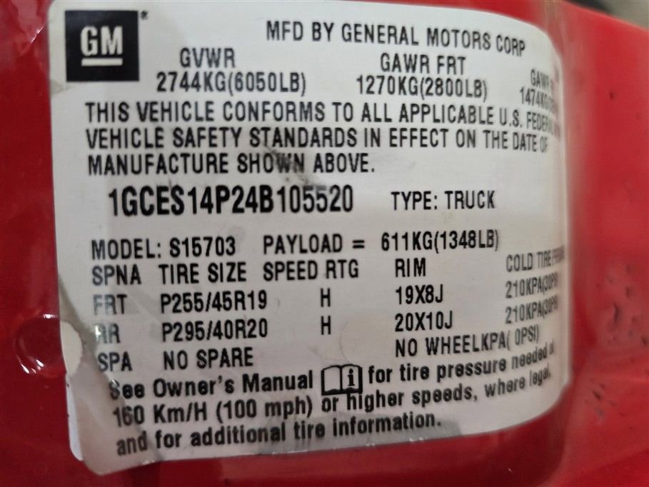 Used 2004 Chevrolet SSR w/ Preferred Equipment Group image 14