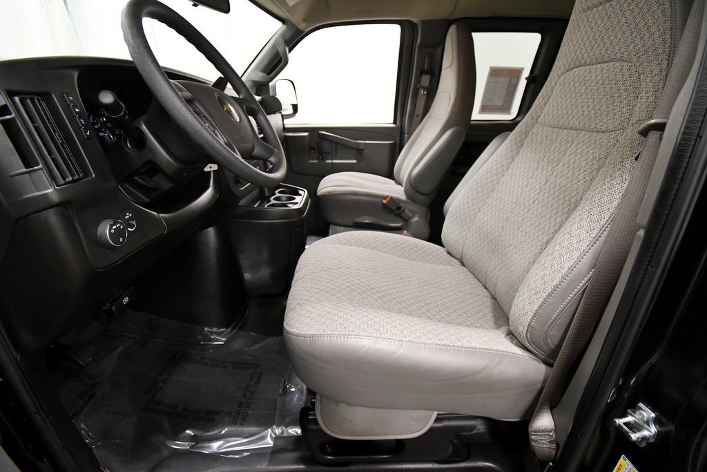 Used 2025 Chevrolet Express 3500 LS RWD image 12