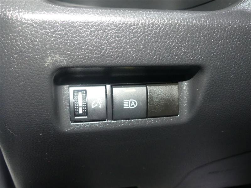 Used 2021 Toyota RAV4 LE image 28