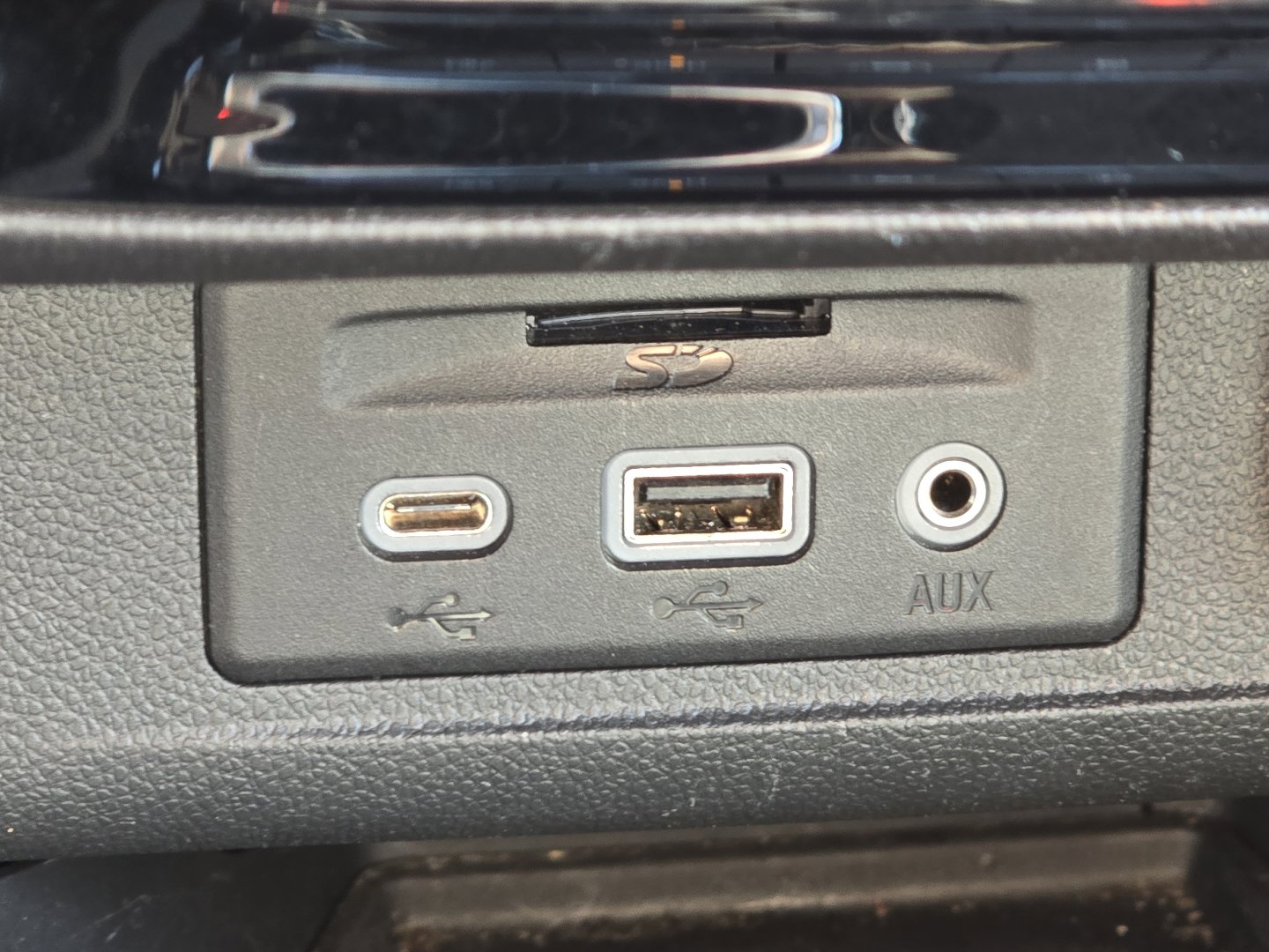 Used 2023 Buick Encore GX Essence w/ Advanced Technology Package image 9