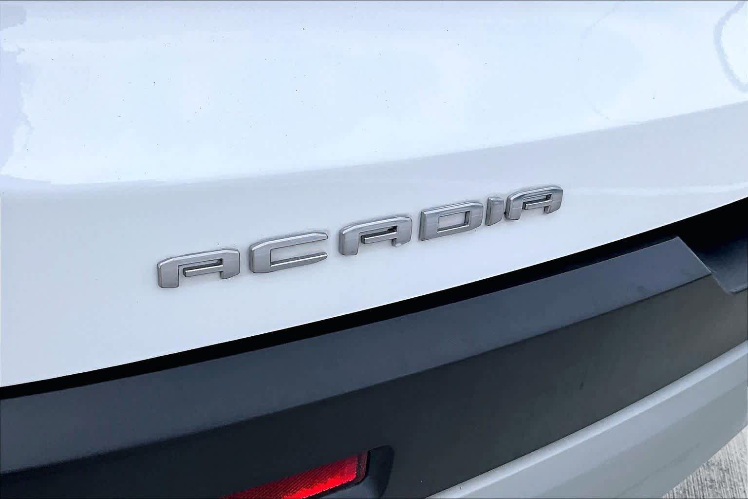 Used 2023 GMC Acadia SLT AWD/4WD image 30