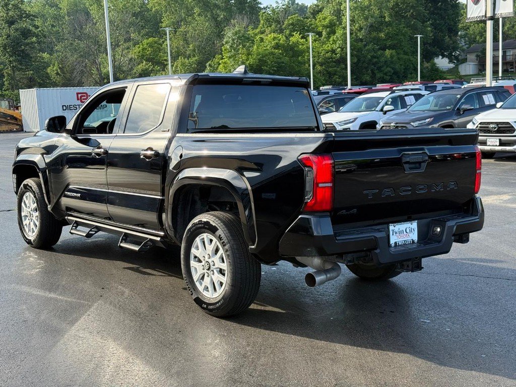 Certified 2025 Toyota Tacoma SR5 AWD/4WD image 6