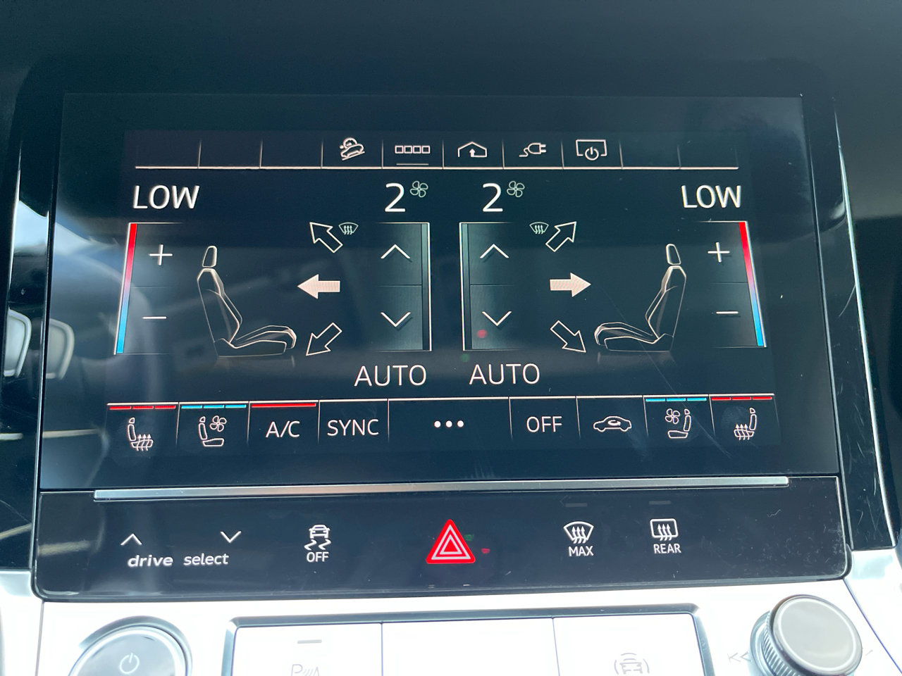 Used 2024 Audi Q8 e-tron Premium Plus w/ Premium Plus Package image 55