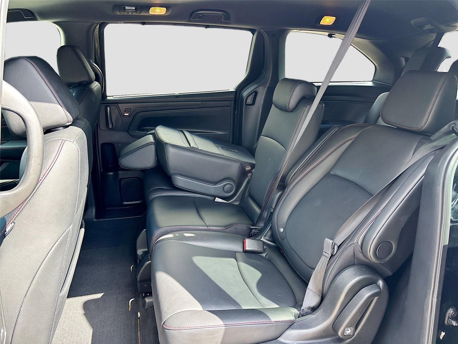 Used 2025 Honda Odyssey Sport-L image 24