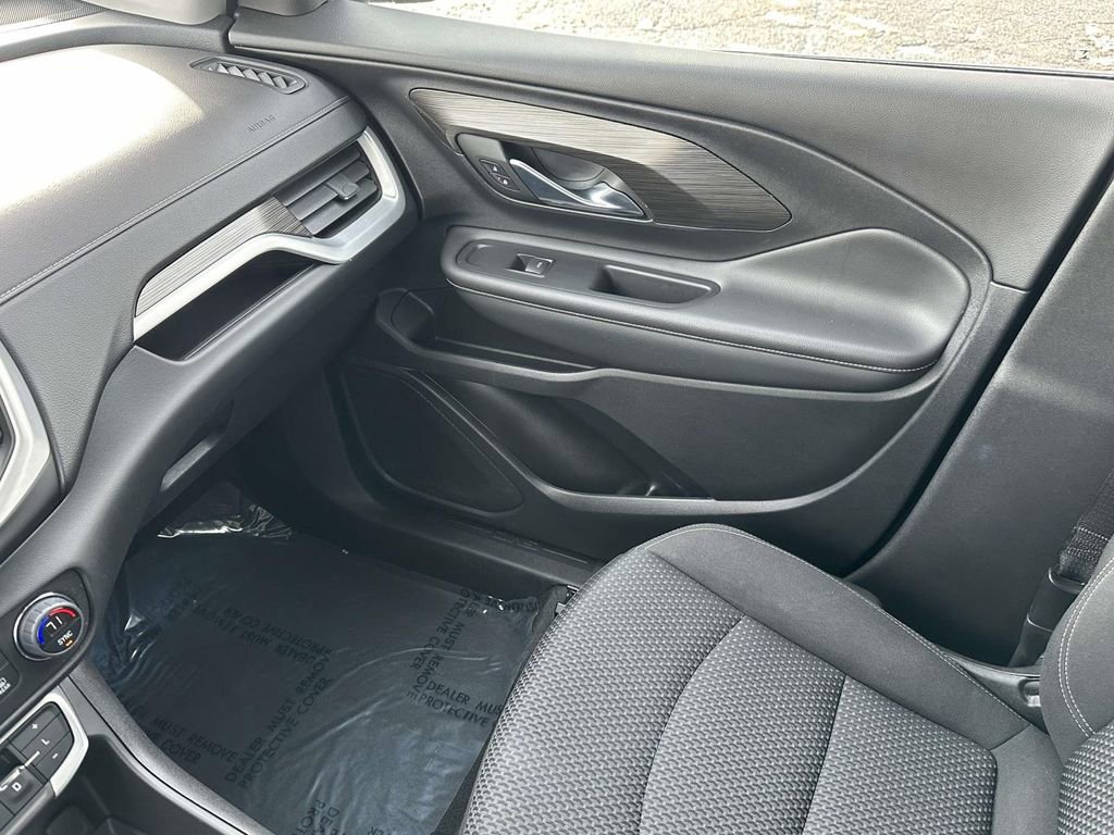 Certified 2023 GMC Terrain SLE w/ Driver Convenience Package image 31
