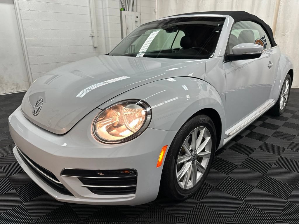 Used 2019 Volkswagen Beetle 2.0T SE FWD image 4