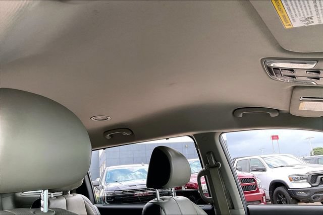 Used 2017 Kia Sedona LX w/ LX Essentials Premium Package FWD image 20