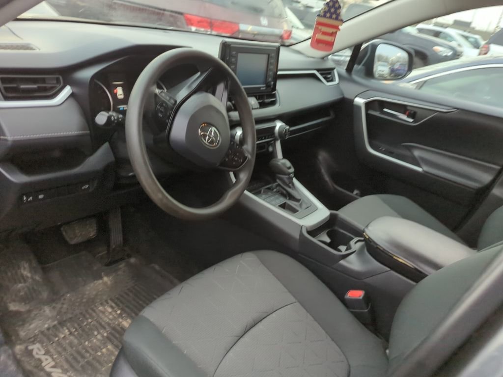 Used 2020 Toyota RAV4 XLE w/ Convenience Package image 6