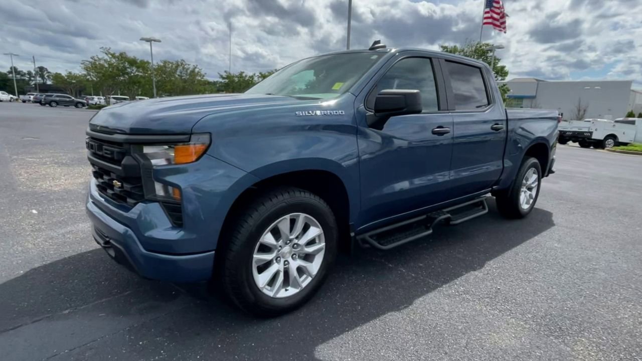 Used 2024 Chevrolet Silverado 1500 Custom RWD image 4