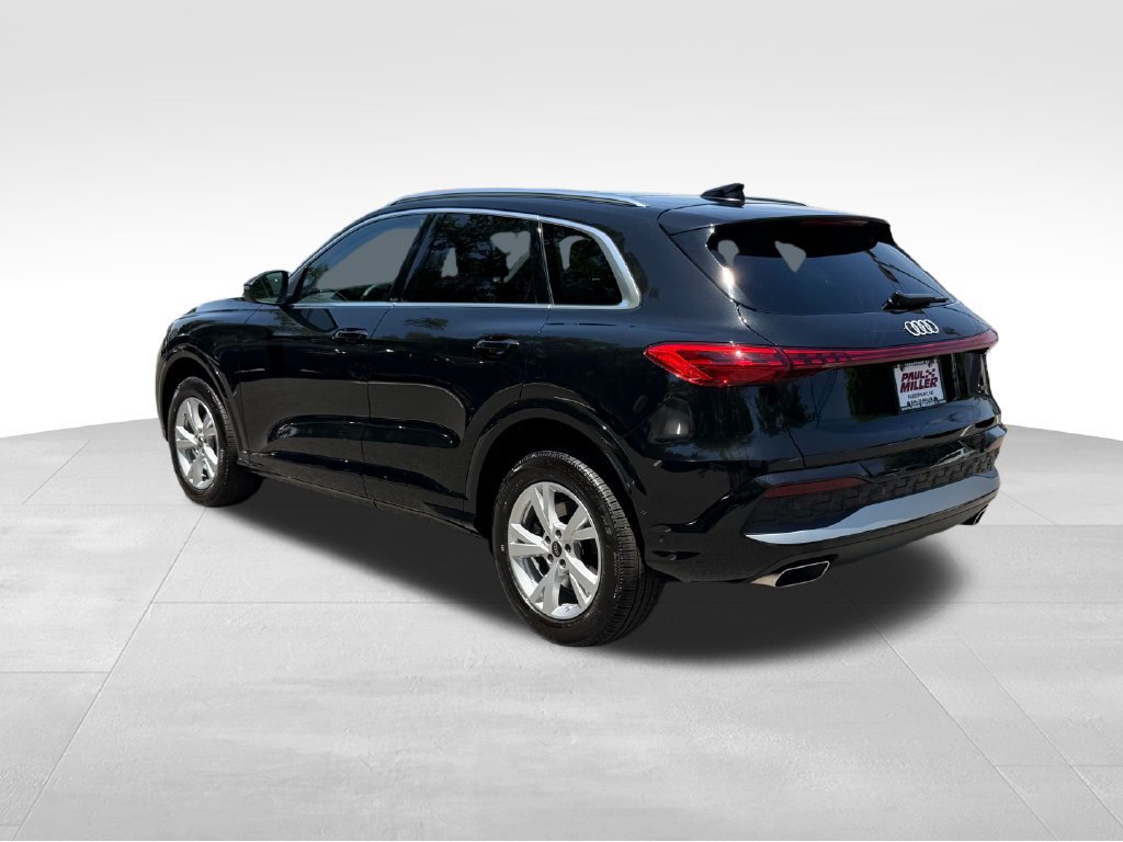 Certified 2025 Audi Q5 Premium w/ Convenience Package AWD/4WD image 5
