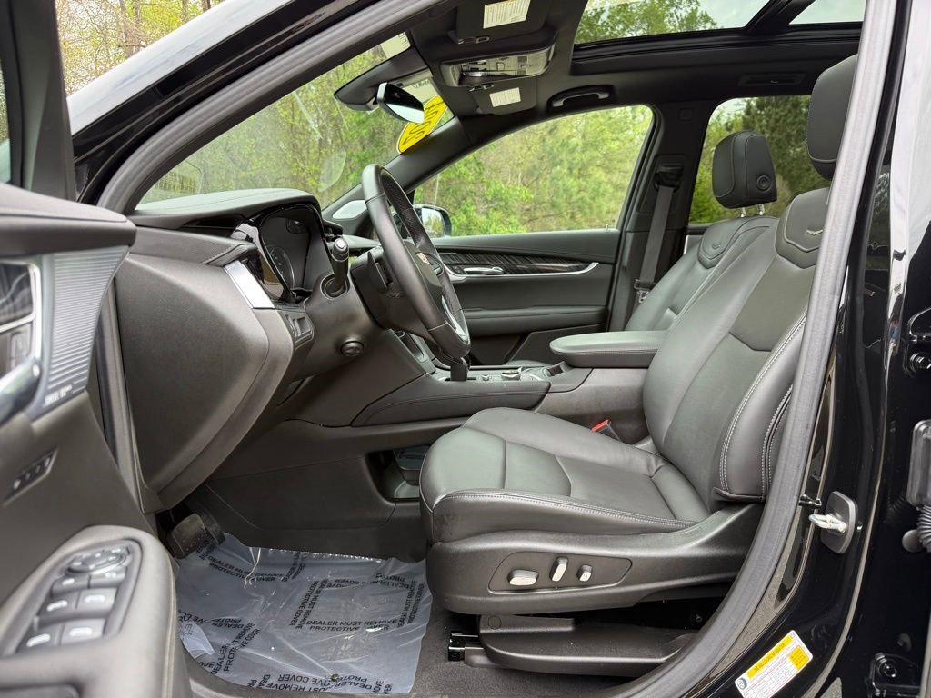 Certified 2024 Cadillac XT6 Premium Luxury w/ LPO, Floor Liner Package AWD/4WD image 22