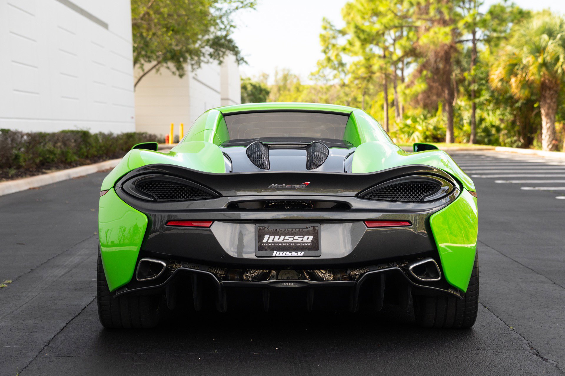 Used 2018 McLaren 570S Spider RWD image 22
