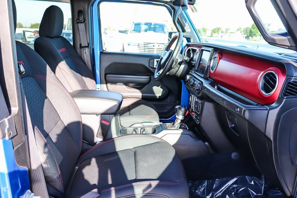 Used 2022 Jeep Wrangler Rubicon w/ Cold Weather Group AWD/4WD image 21