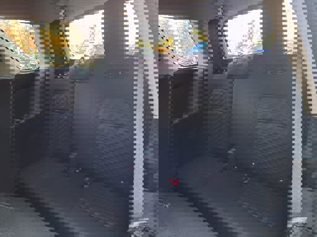 Used 2022 Nissan Pathfinder S image 19