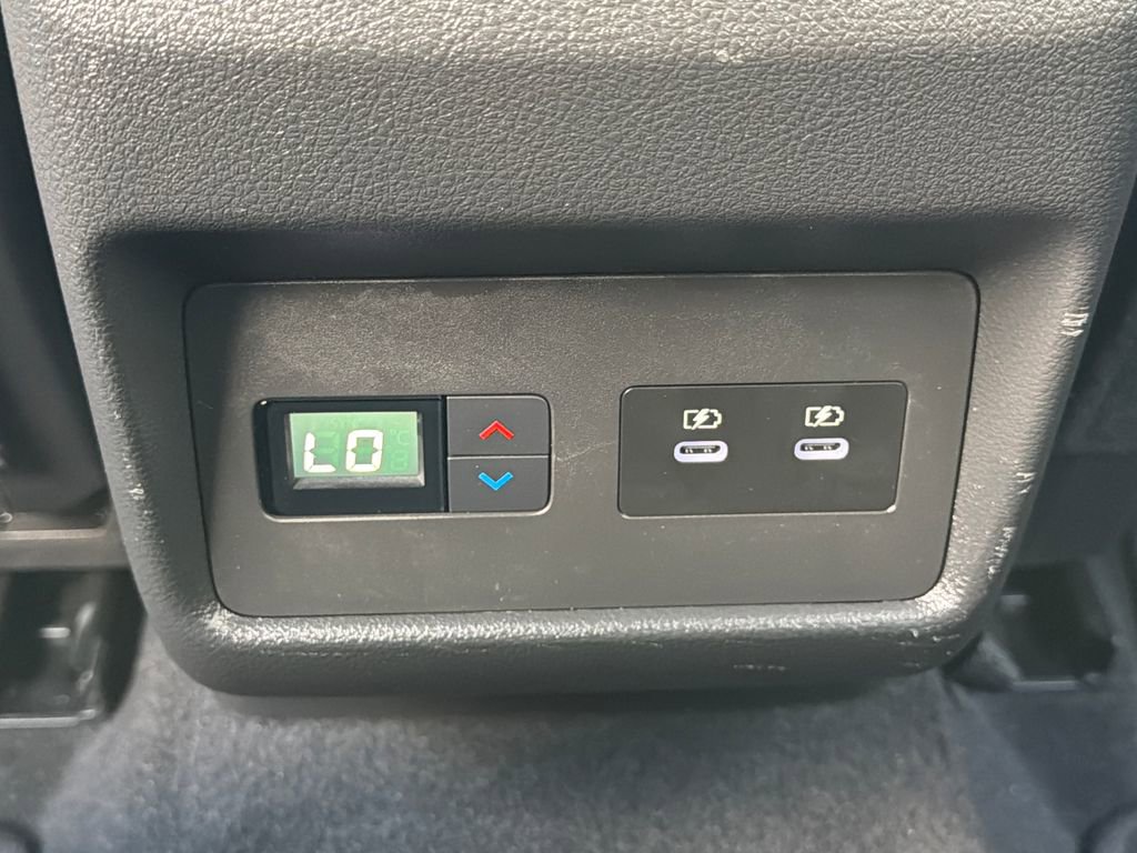 Used 2025 Nissan Rogue SL w/ Tech Package image 10