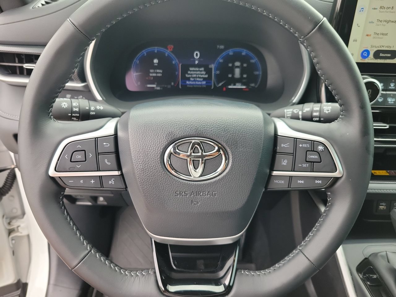 Used 2026 Toyota Highlander XSE AWD/4WD image 19