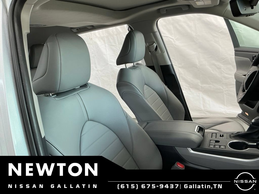Used 2024 Toyota Highlander XLE AWD/4WD image 17