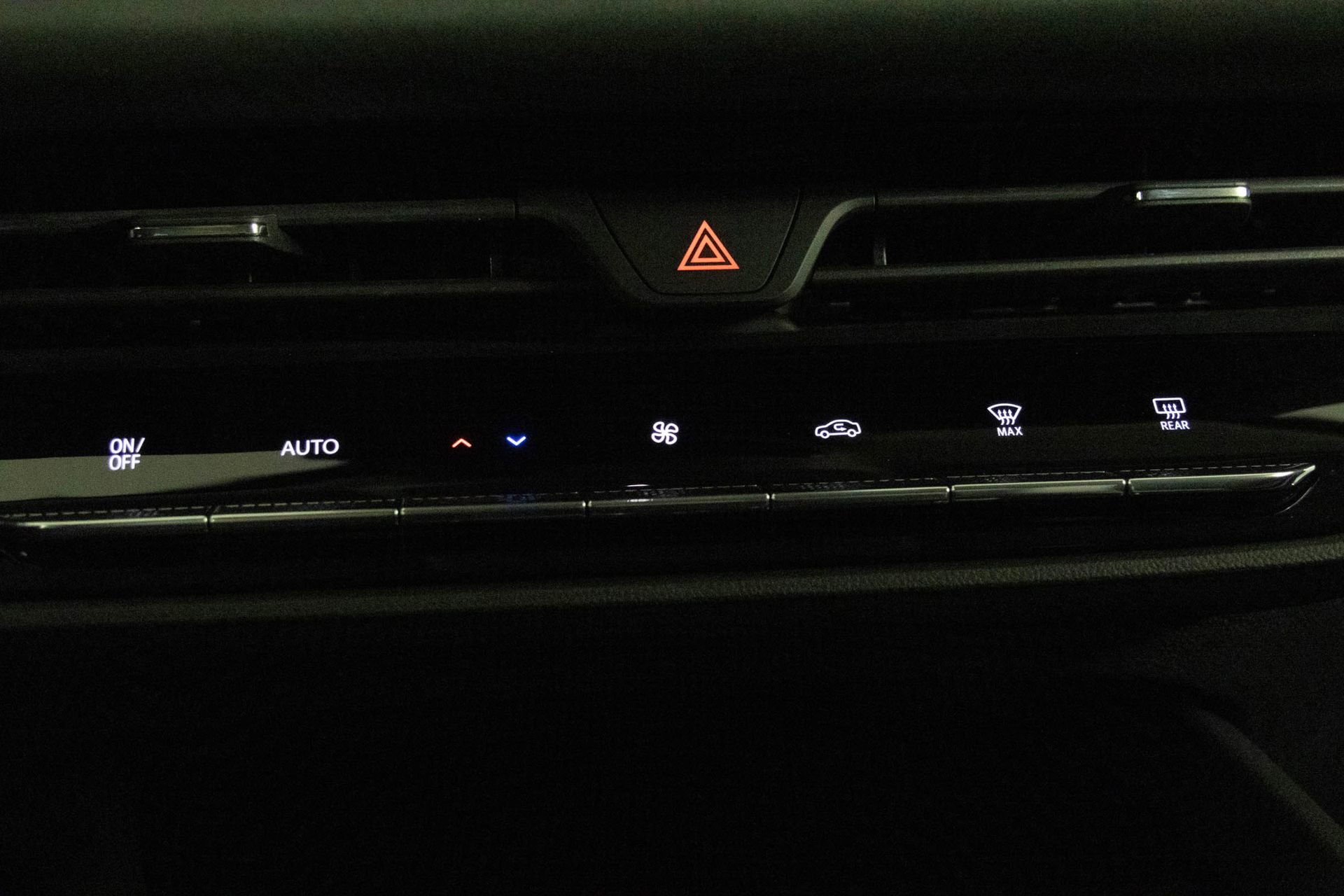 Certified 2024 Buick Envision Sport Touring image 25