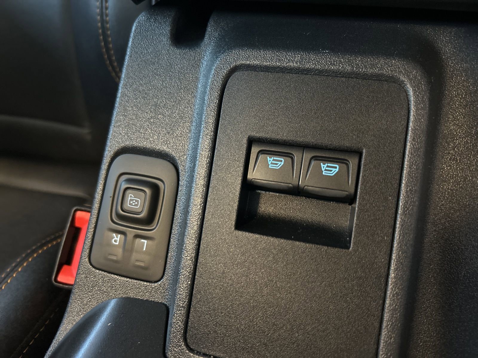 Used 2023 Ford Bronco Badlands image 23