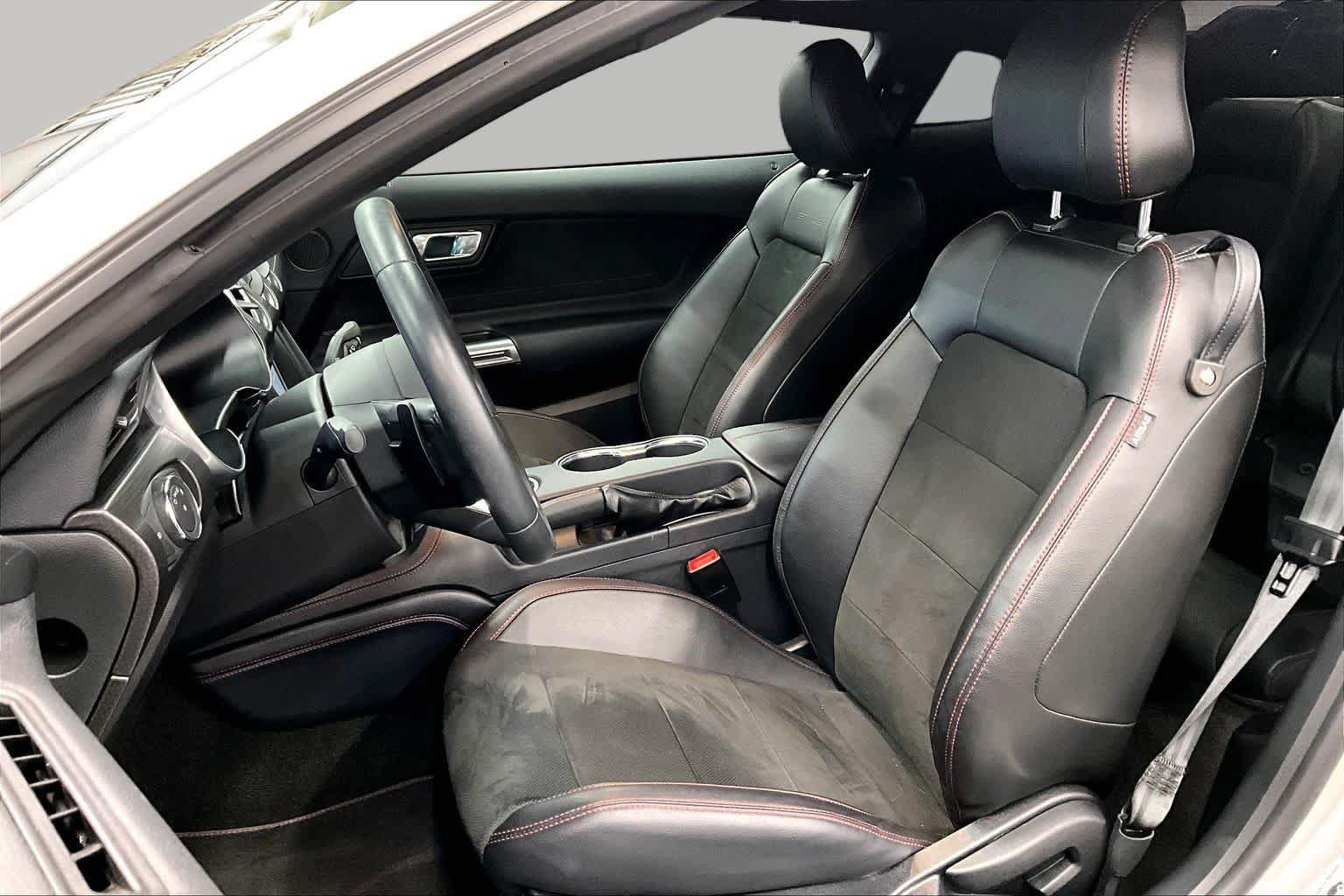 Used 2019 Ford Mustang GT Premium w/ Equipment Group 401A RWD image 7