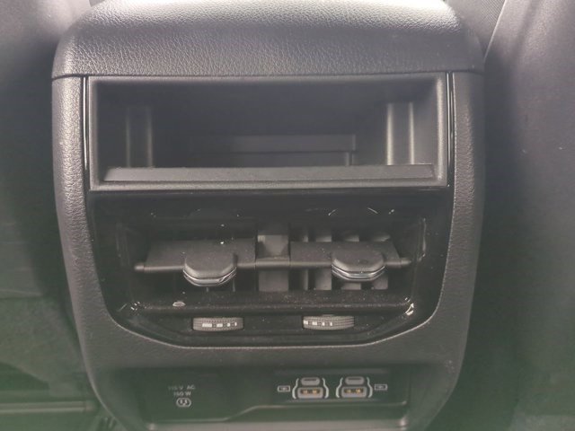 Used 2024 Jeep Grand Cherokee Altitude image 21